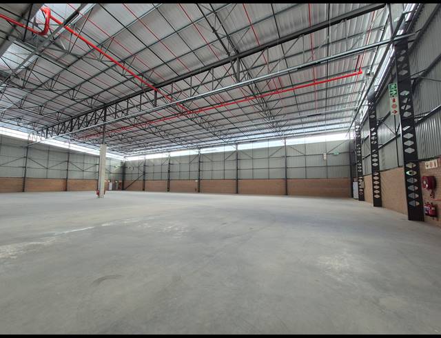 2,208M² WAREHOUSE TO LET IN AIRPORT PARK